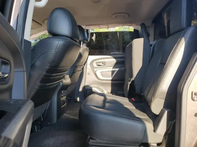 2017 NISSAN TITAN SV  