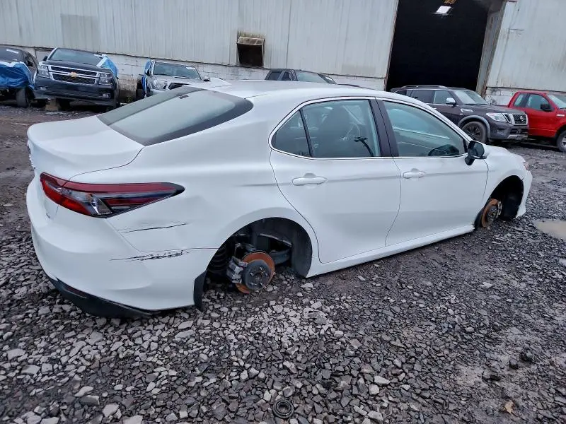 2022 TOYOTA CAMRY LE  