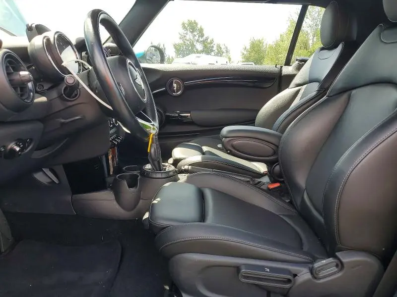 2017 MINI COOPER S  