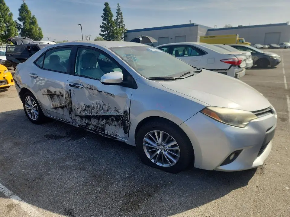 2014 TOYOTA COROLLA LE PLUS  