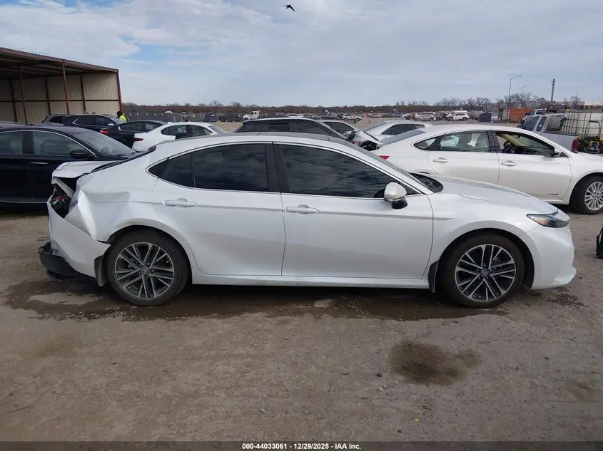 2025 TOYOTA CAMRY XLE