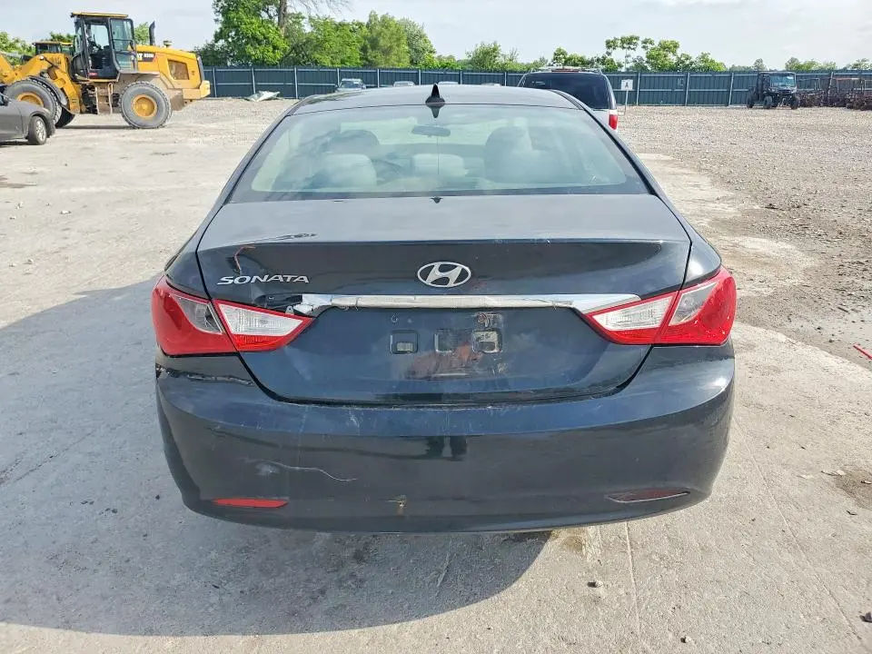 2011 HYUNDAI SONATA GLS  