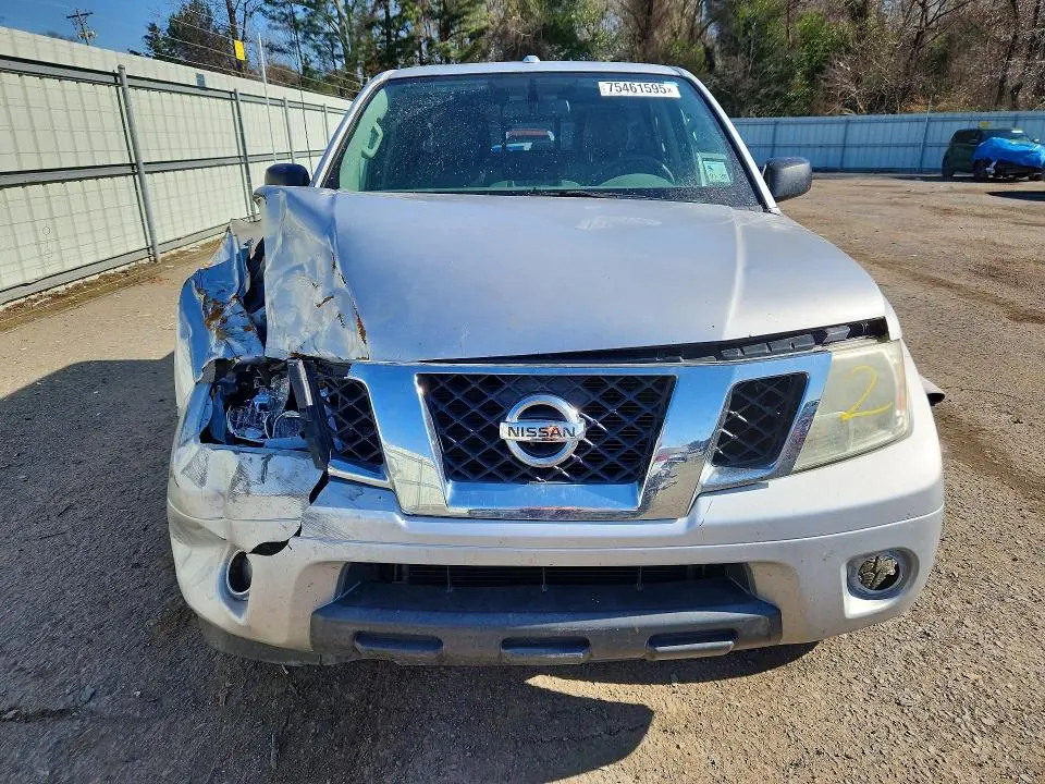 2016 NISSAN FRONTIER S  