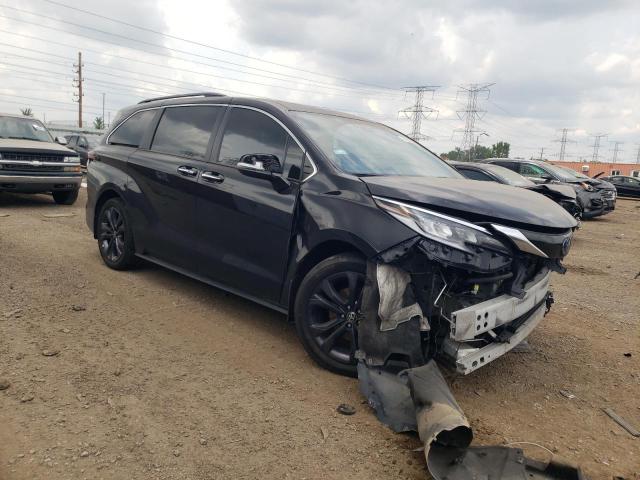 2022 TOYOTA SIENNA XSE