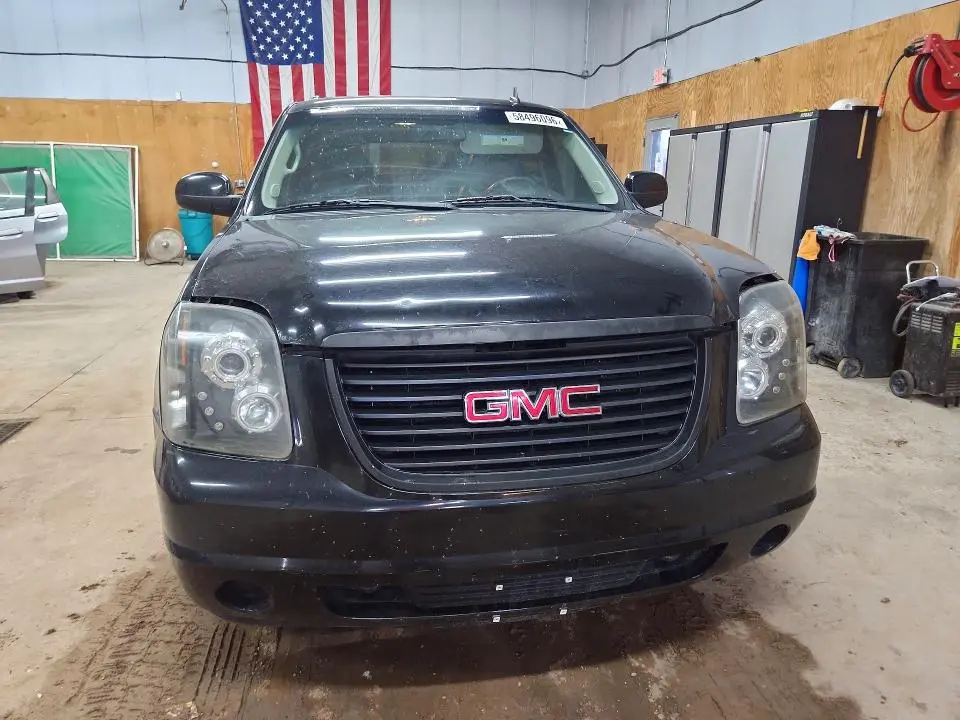 2014 GMC YUKON SLE  
