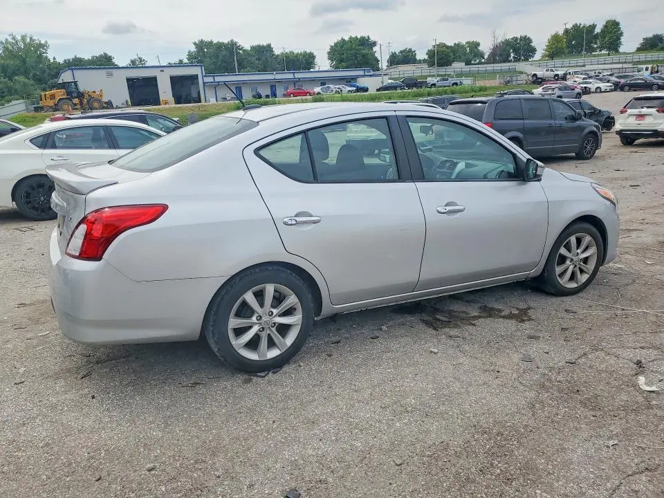 2017 NISSAN VERSA 1.6 SL  