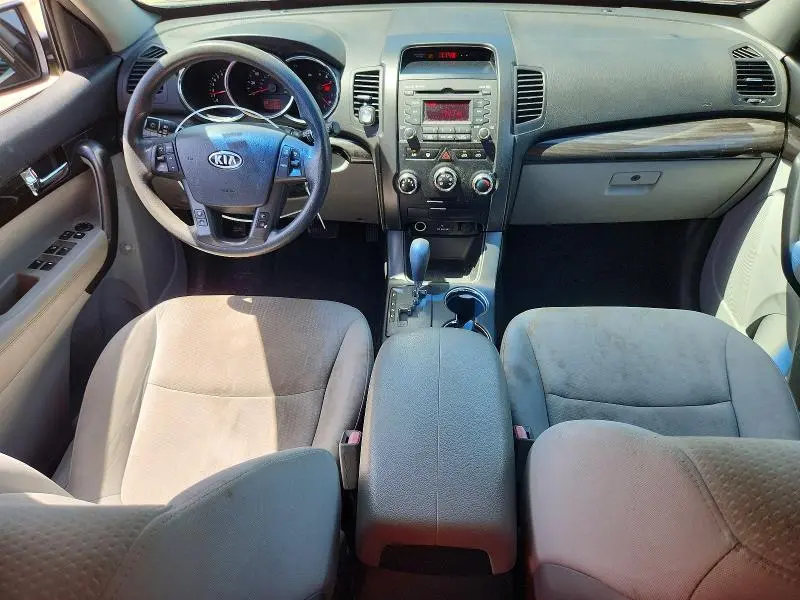 2013 KIA SORENTO LX  