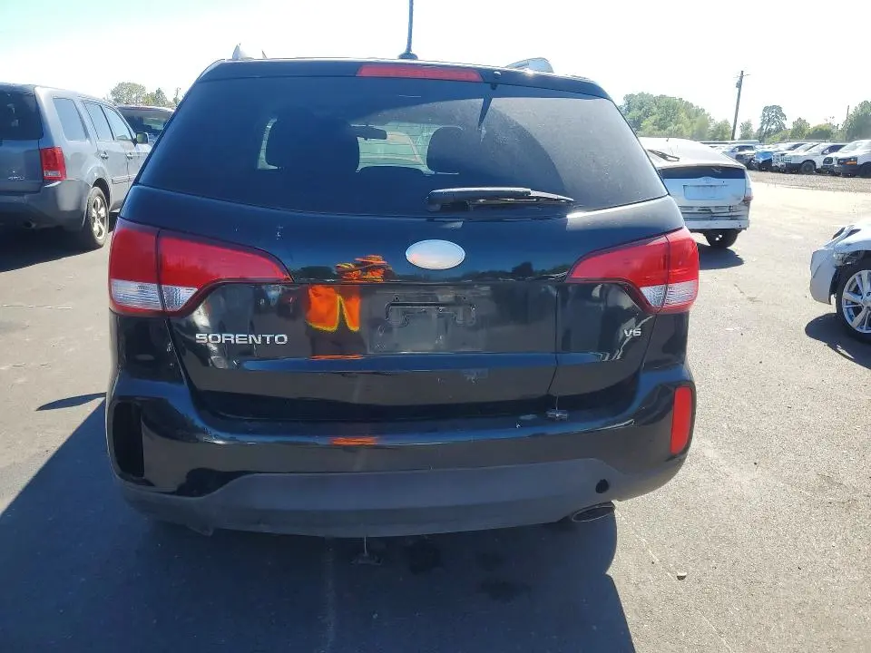 2015 KIA SORENTO LX  