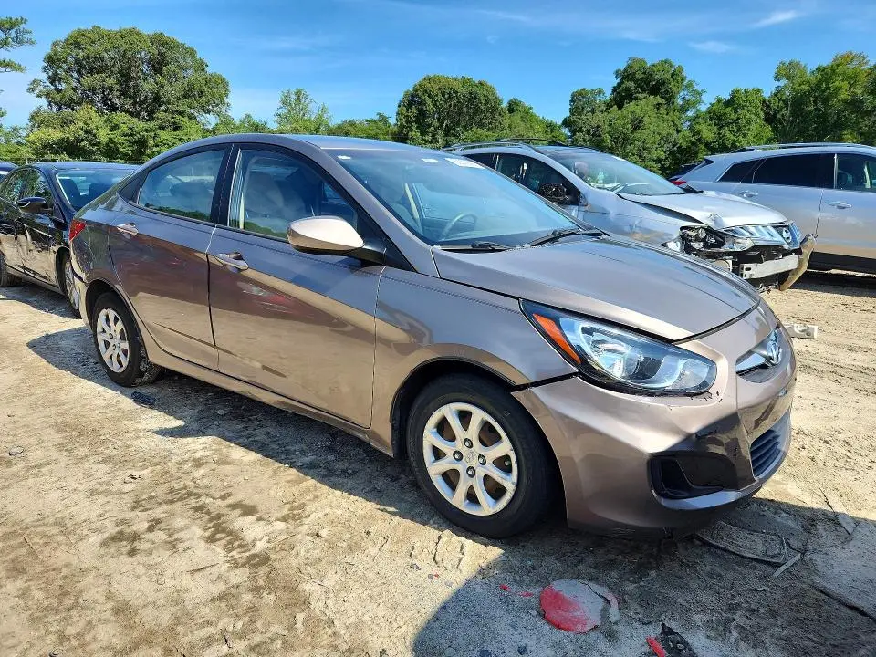 2013 HYUNDAI ACCENT GLS  