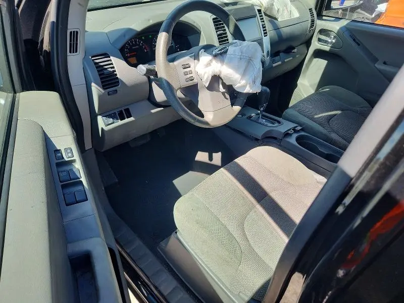 2021 NISSAN FRONTIER SV  