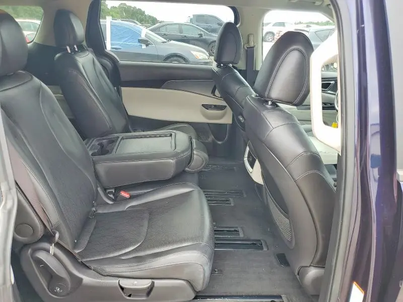 2022 KIA CARNIVAL LX  