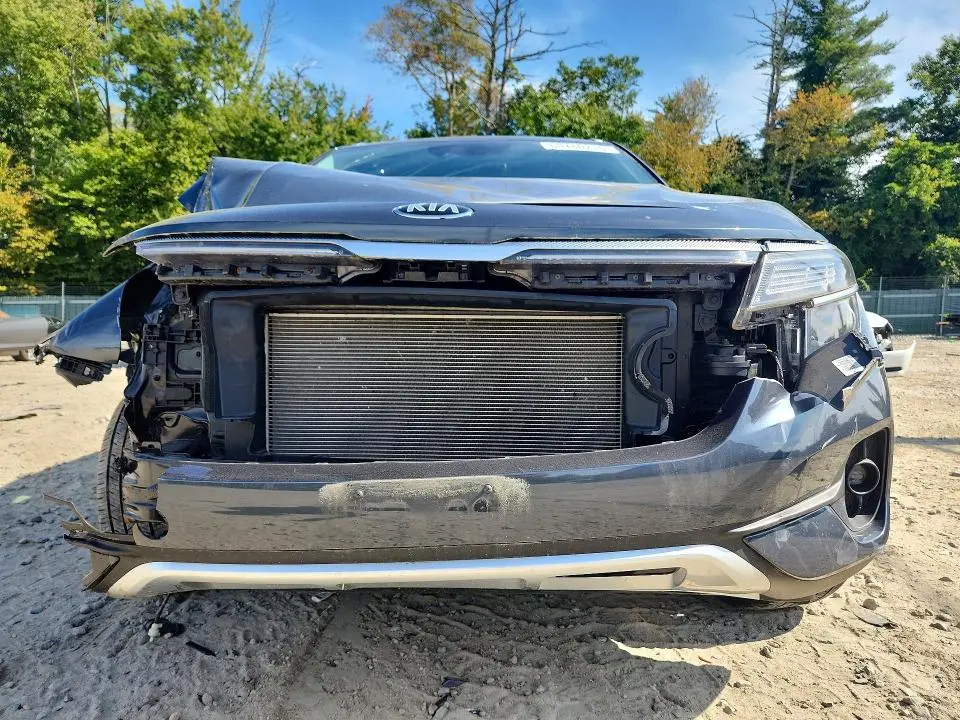 2021 KIA SELTOS EX  