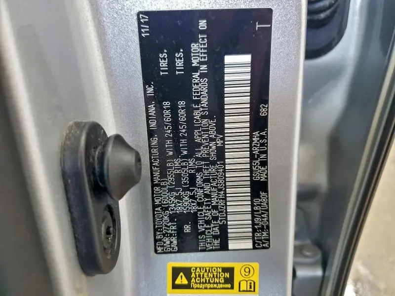 2018 TOYOTA HIGHLANDER SE  