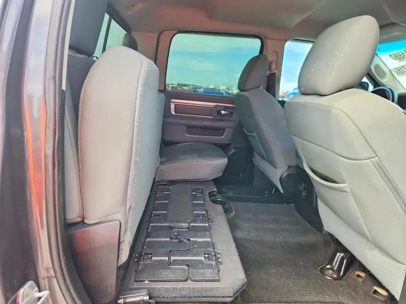 2015 RAM 1500 SLT  
