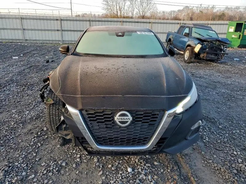 2021 NISSAN ALTIMA SV  