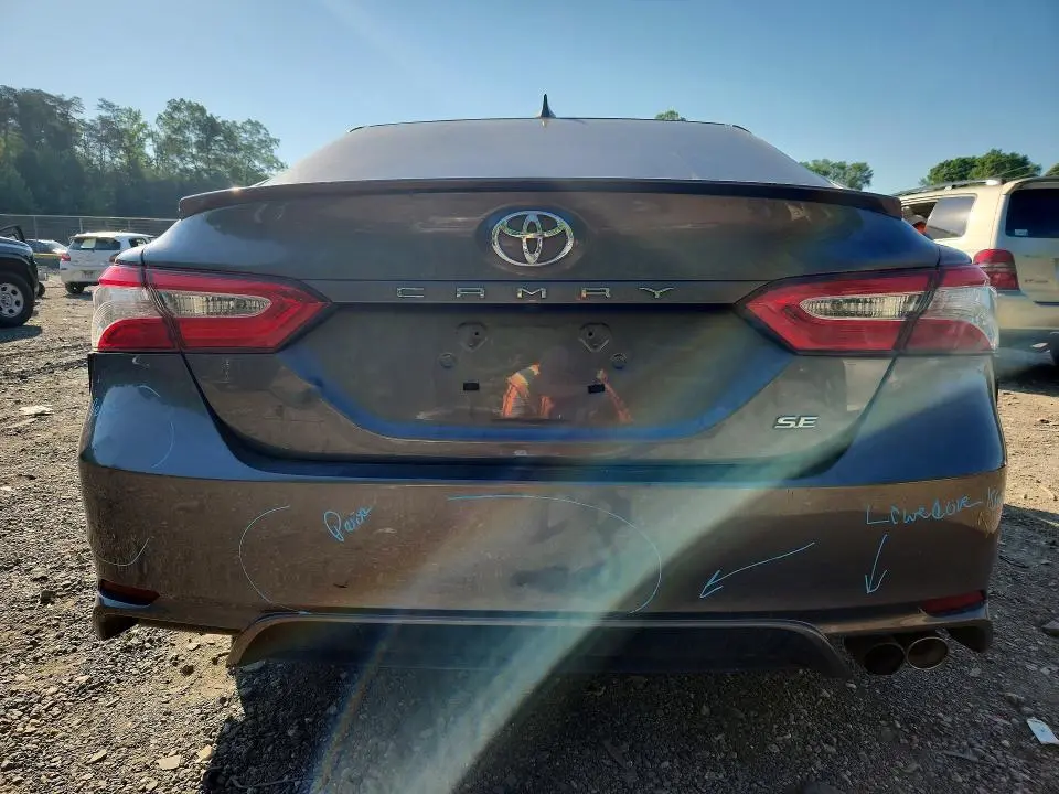2020 TOYOTA CAMRY SE  