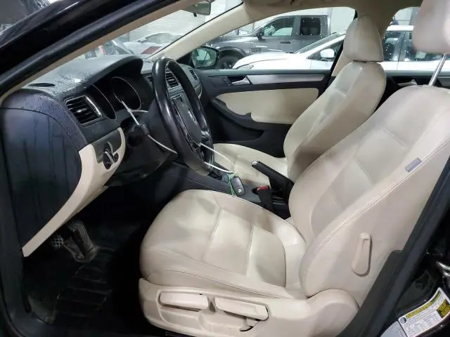 2017 VOLKSWAGEN JETTA SE  