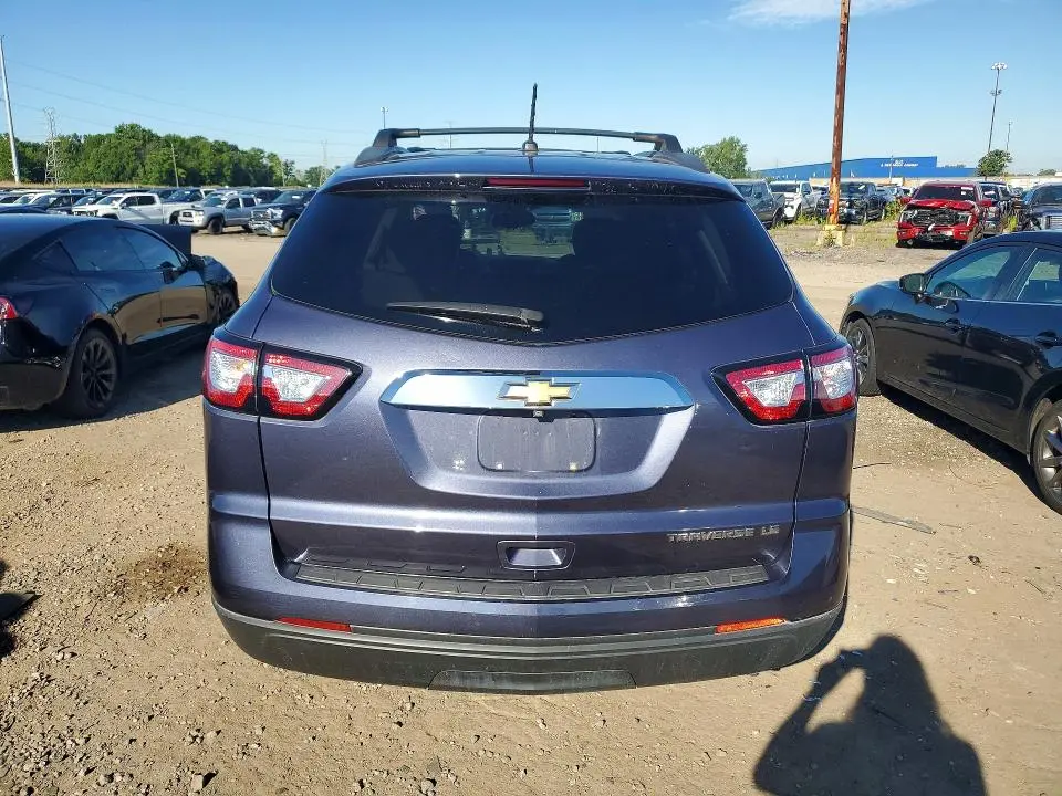 2014 CHEVROLET TRAVERSE LS  