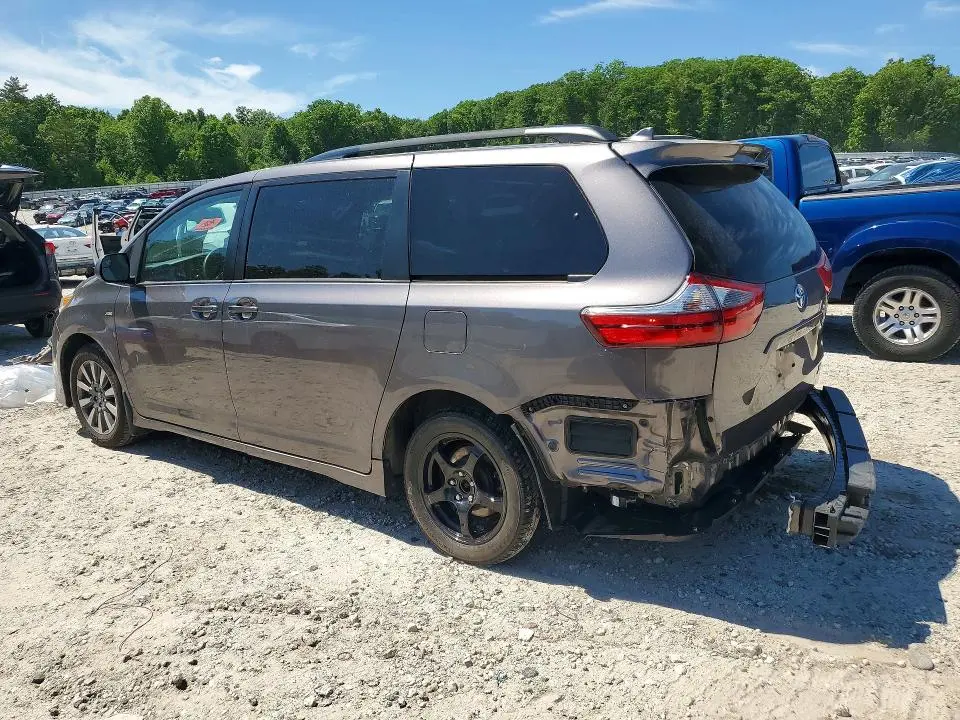 2020 TOYOTA SIENNA LE  