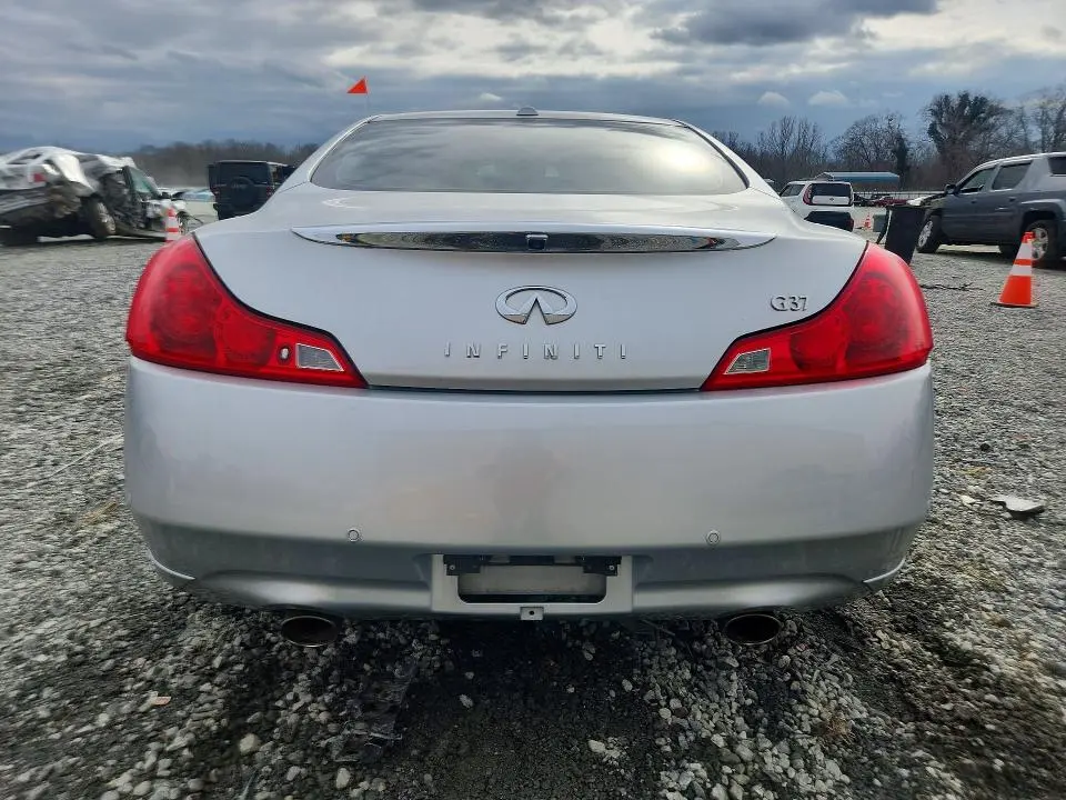 2011 INFINITI G37 BASE  