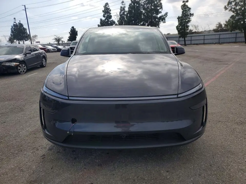 2026 TESLA MODEL Y   