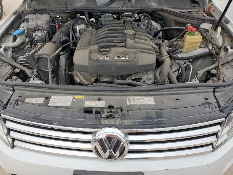 2016 VOLKSWAGEN TOUAREG SPORT  
