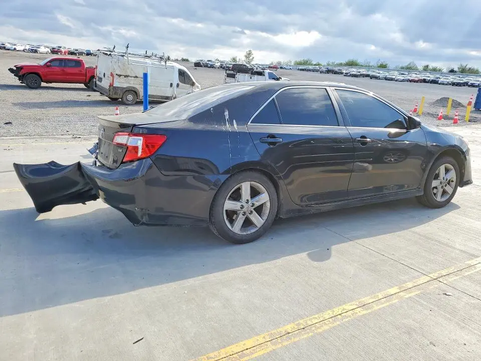 2012 TOYOTA CAMRY SE  