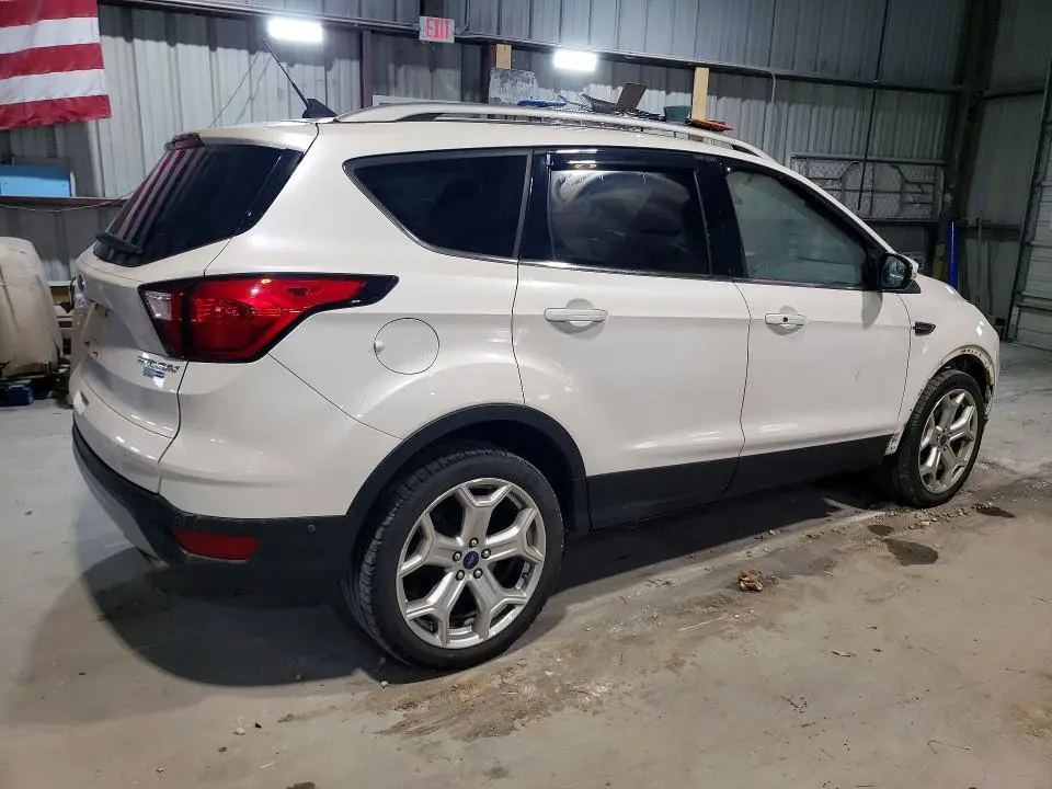 2019 FORD ESCAPE TITANIUM  