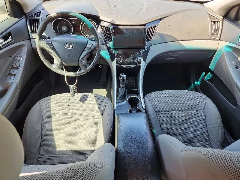 2012 HYUNDAI SONATA GLS  