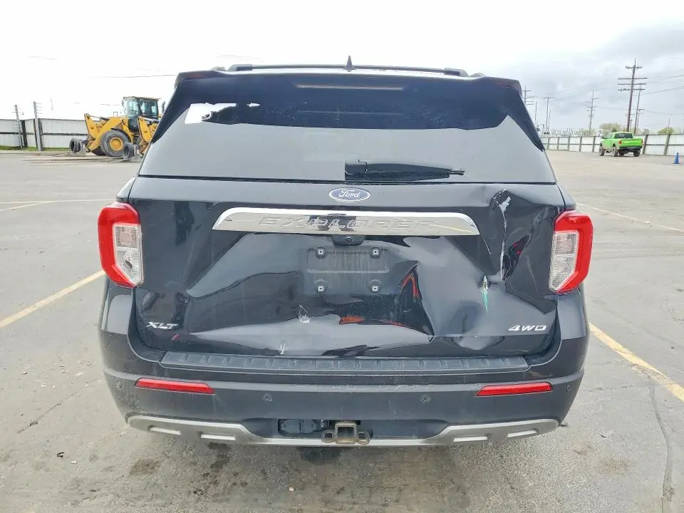 2023 FORD EXPLORER XLT  