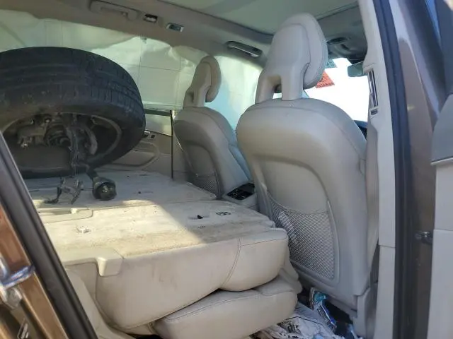 2016 VOLVO XC90 T8