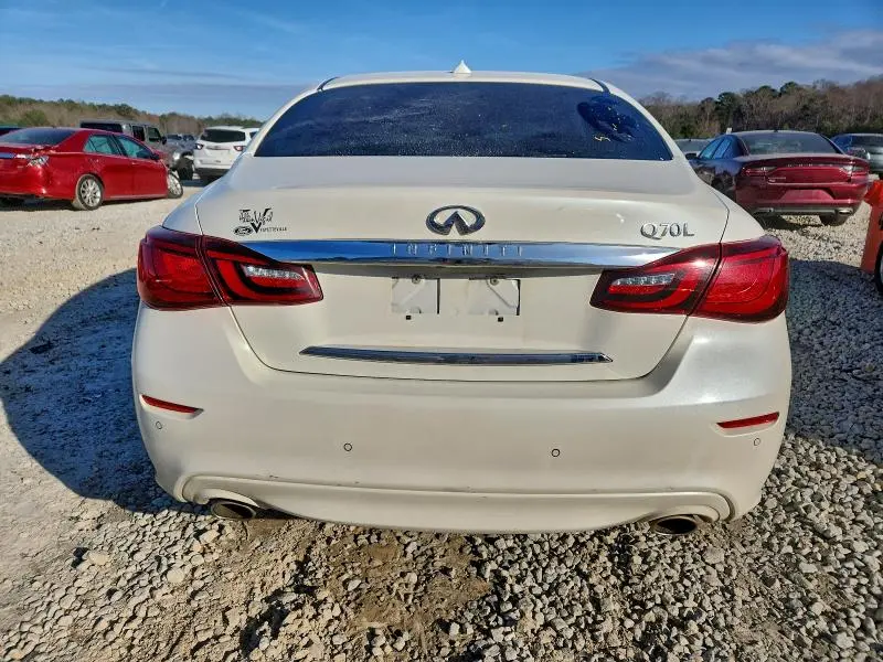 2016 INFINITI Q70L 3.7  