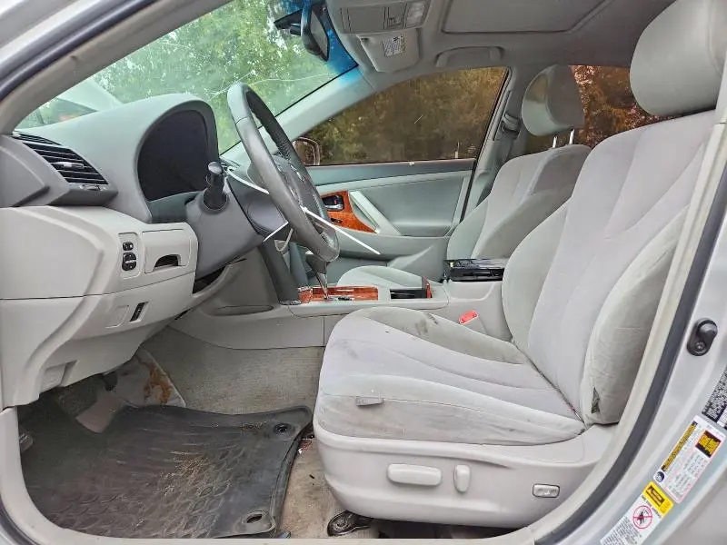 2011 TOYOTA CAMRY XLE  