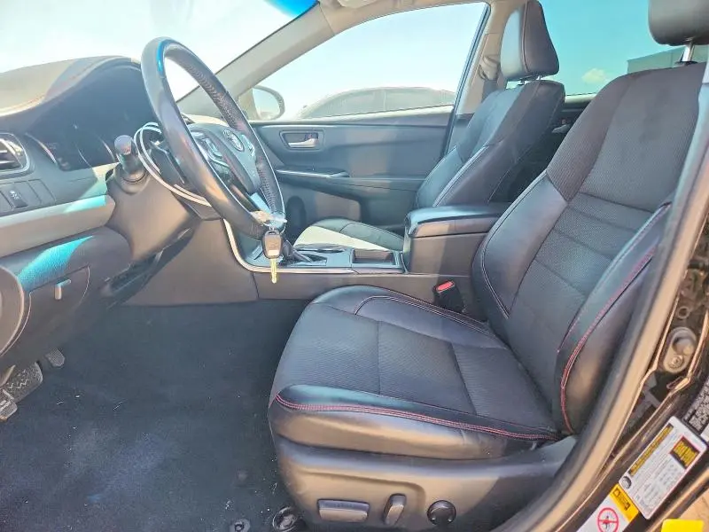 2017 TOYOTA CAMRY SE  