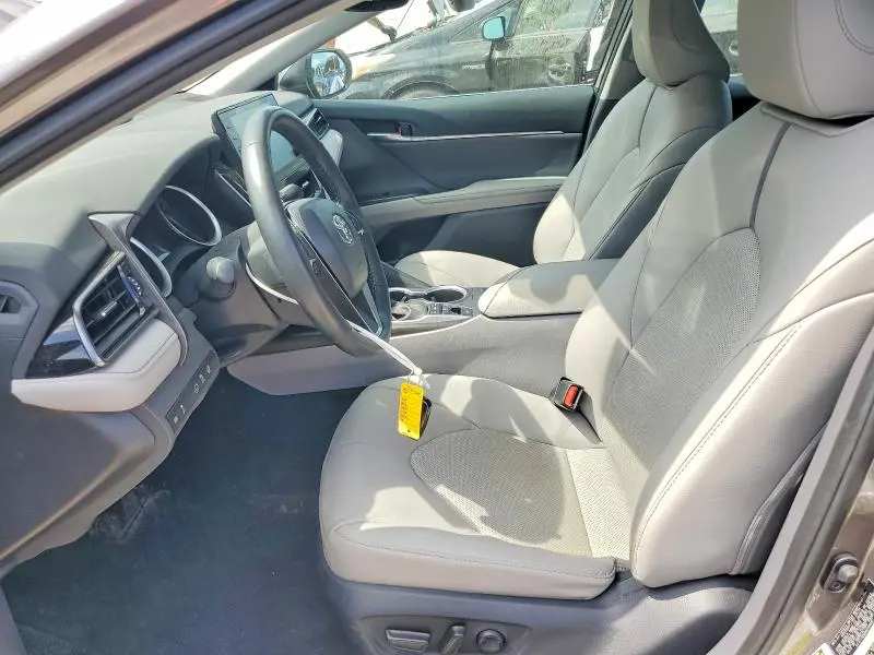2024 TOYOTA CAMRY XLE  