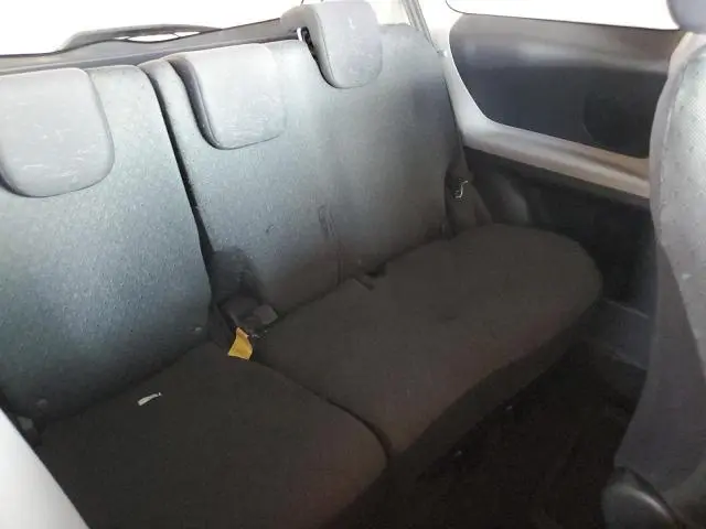 2011 TOYOTA YARIS