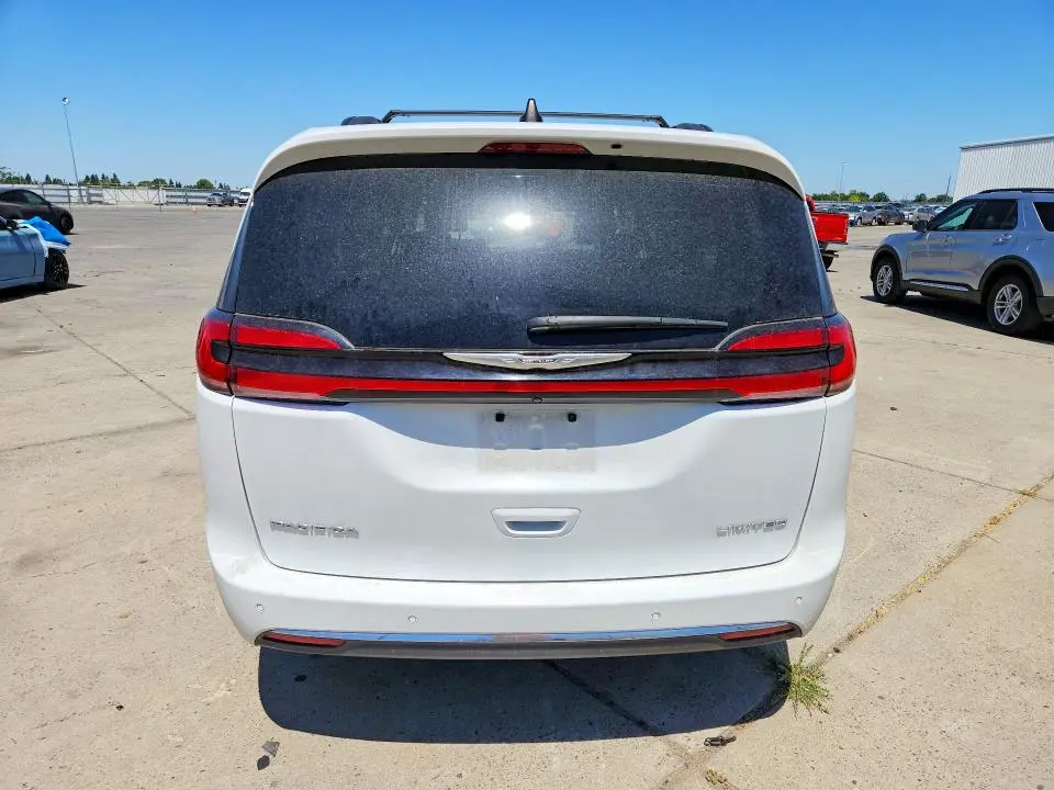 2022 CHRYSLER PACIFICA LIMITED  