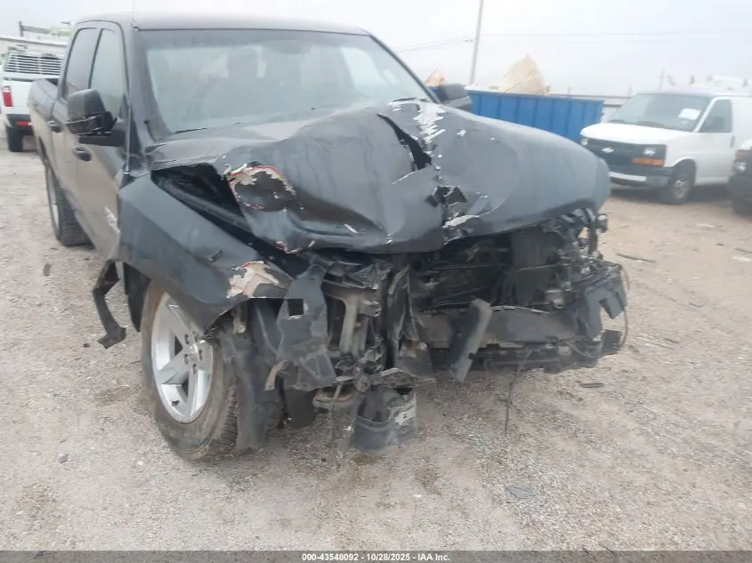 2017 RAM 1500 EXPRESS  4X4 5'7 BOX