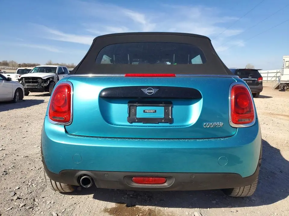 2019 MINI COOPER   