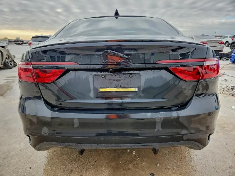 2024 JAGUAR XF R-DYNAMIC SE  