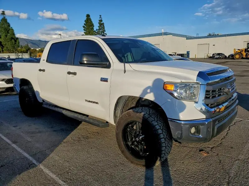 2014 TOYOTA TUNDRA CREWMAX SR5  