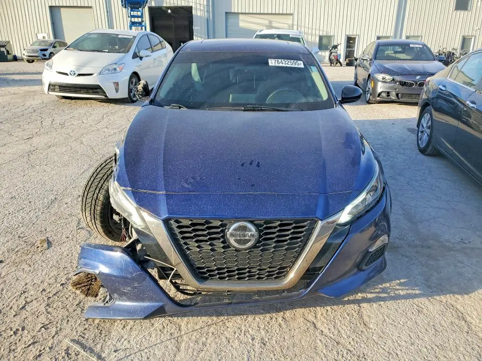 2019 NISSAN ALTIMA SR  