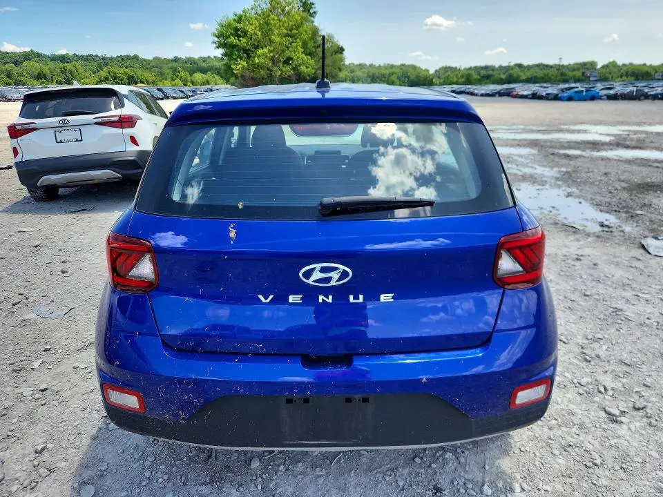 2025 HYUNDAI VENUE SE  