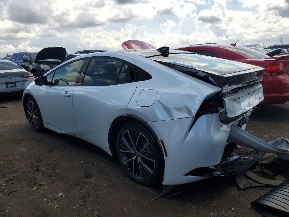 2024 TOYOTA PRIUS XLE  