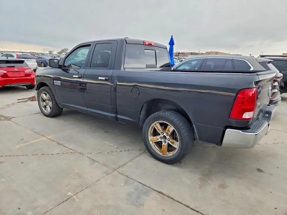 2016 RAM 1500 SLT  