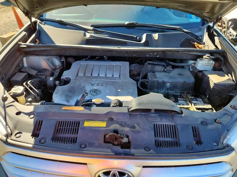 2011 TOYOTA HIGHLANDER LIMITED  