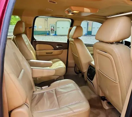 2011 CHEVROLET SUBURBAN K1500 LT  