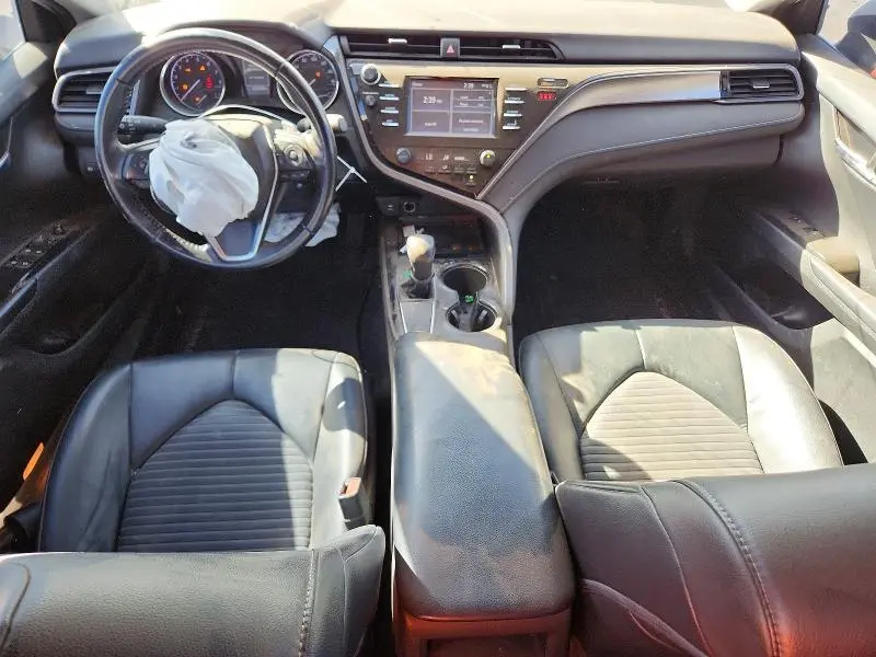 2019 TOYOTA CAMRY SE  