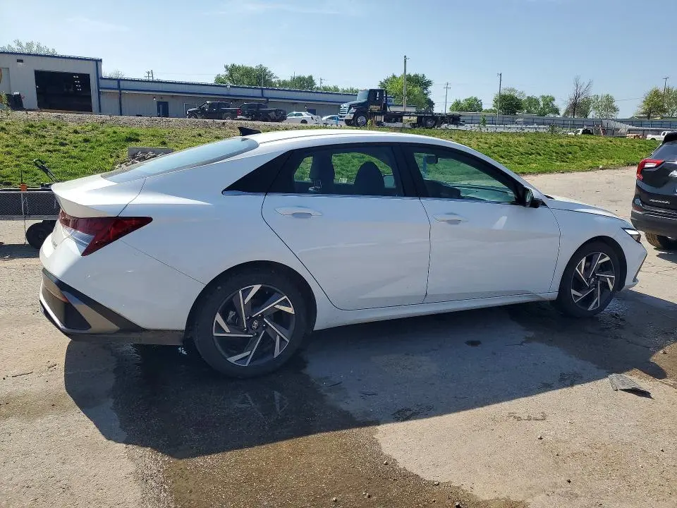 2024 HYUNDAI ELANTRA LIMITED  