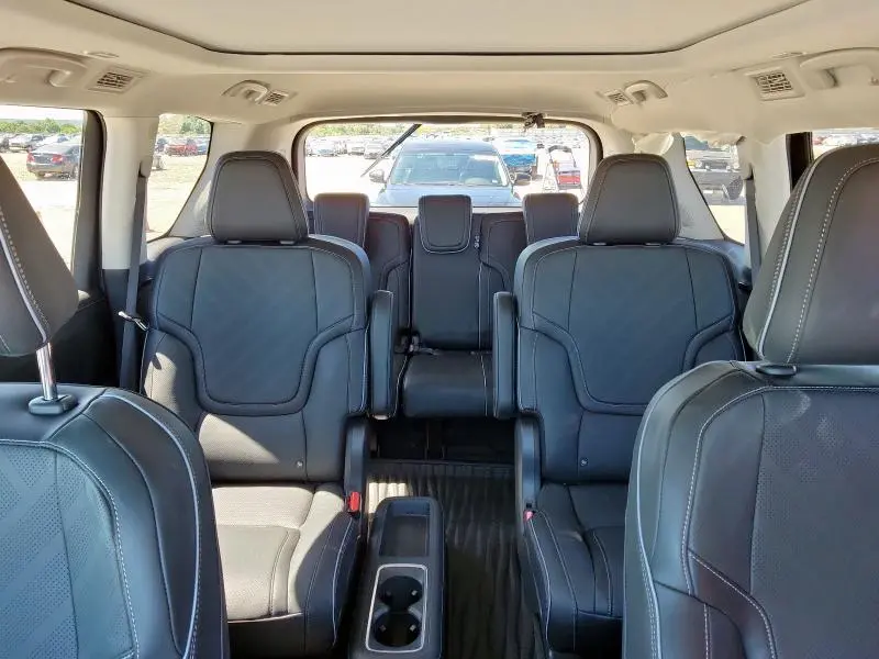 2025 INFINITI QX80 LUXE  